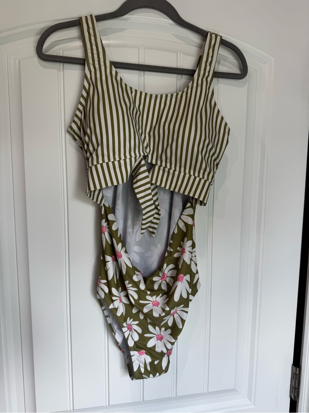 Meet Curve Daisy Cutout One Piece Swimsuit Olive Floral Large